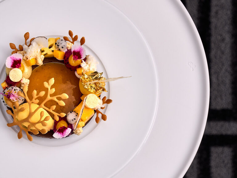 Kulinarisches Kunstwerk im Sternerestaurant Gourmetstube im Hotel Oswald.